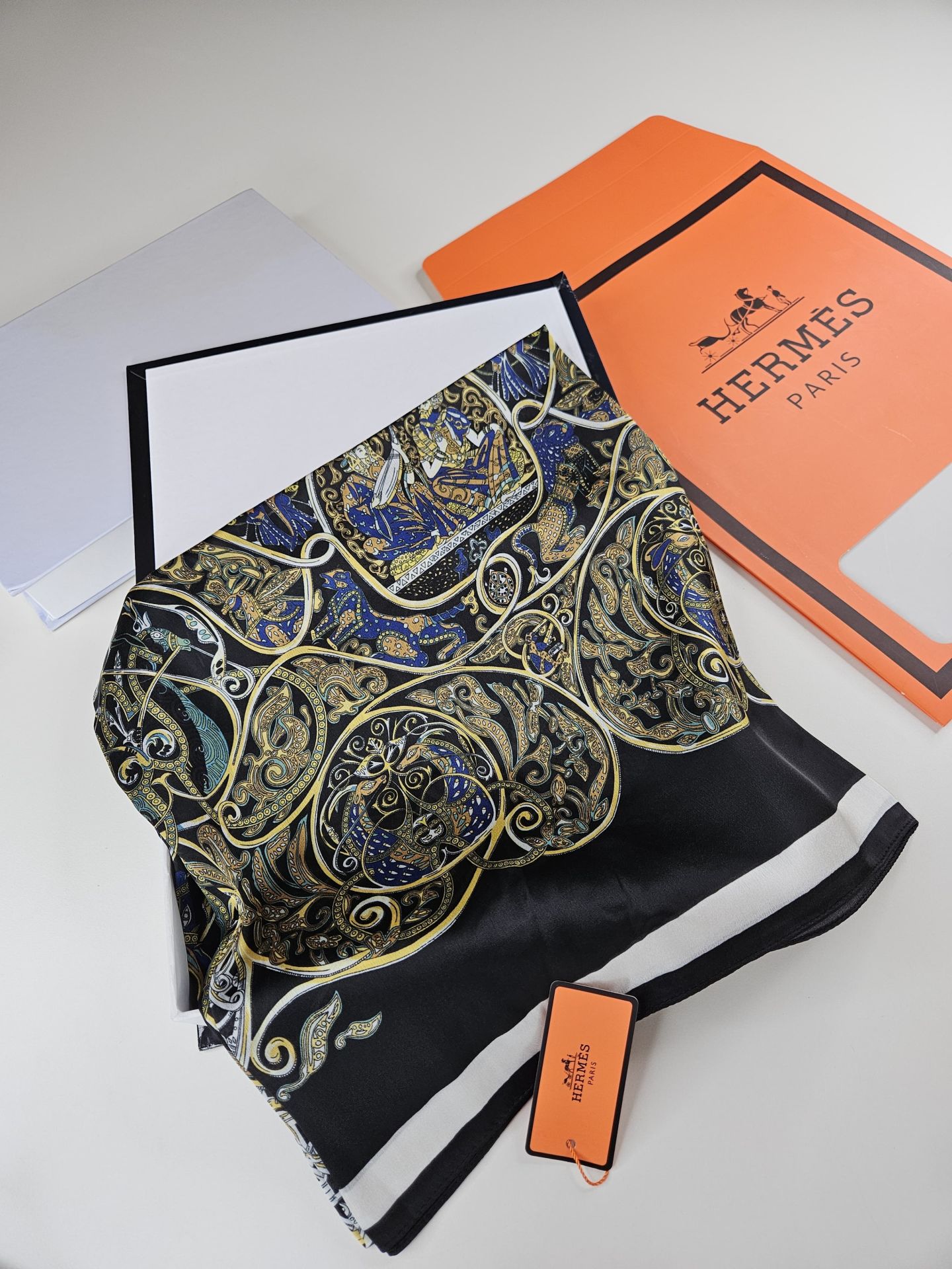 HERMES VUAL İPEK ŞAL KARIŞIK DESEN SİYAH SARI MAVİ