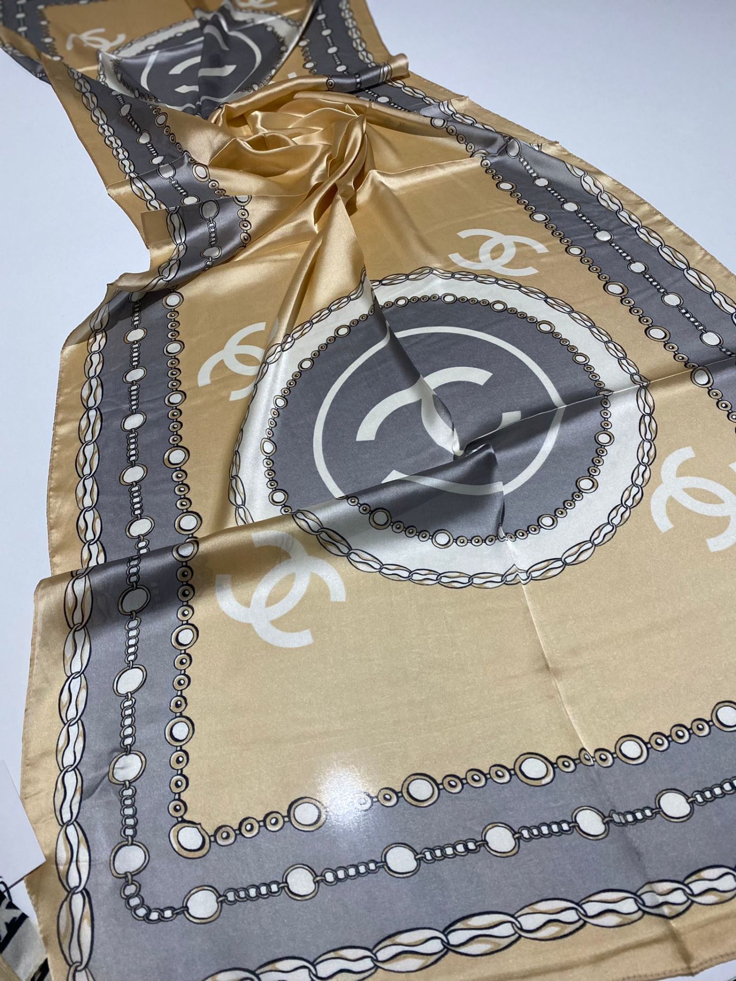 CHANEL VUAL İPEK ŞAL GOLD GÜMÜŞ