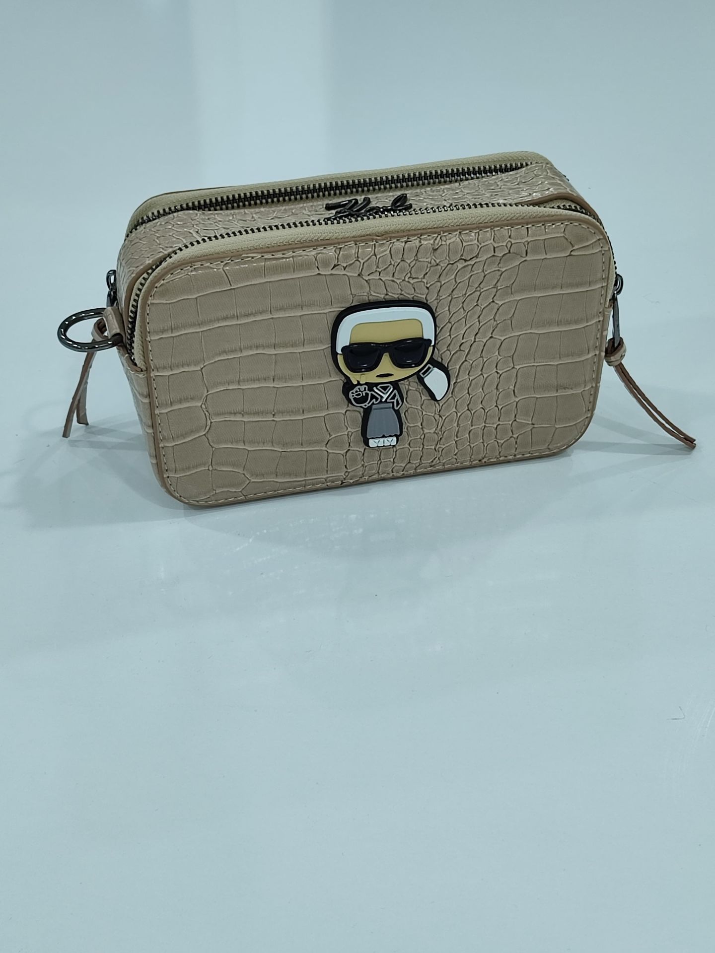 KARL KUTU MODEL ÇANTA EMOJİLİ KENDİNDEN DESENLİ TAŞ