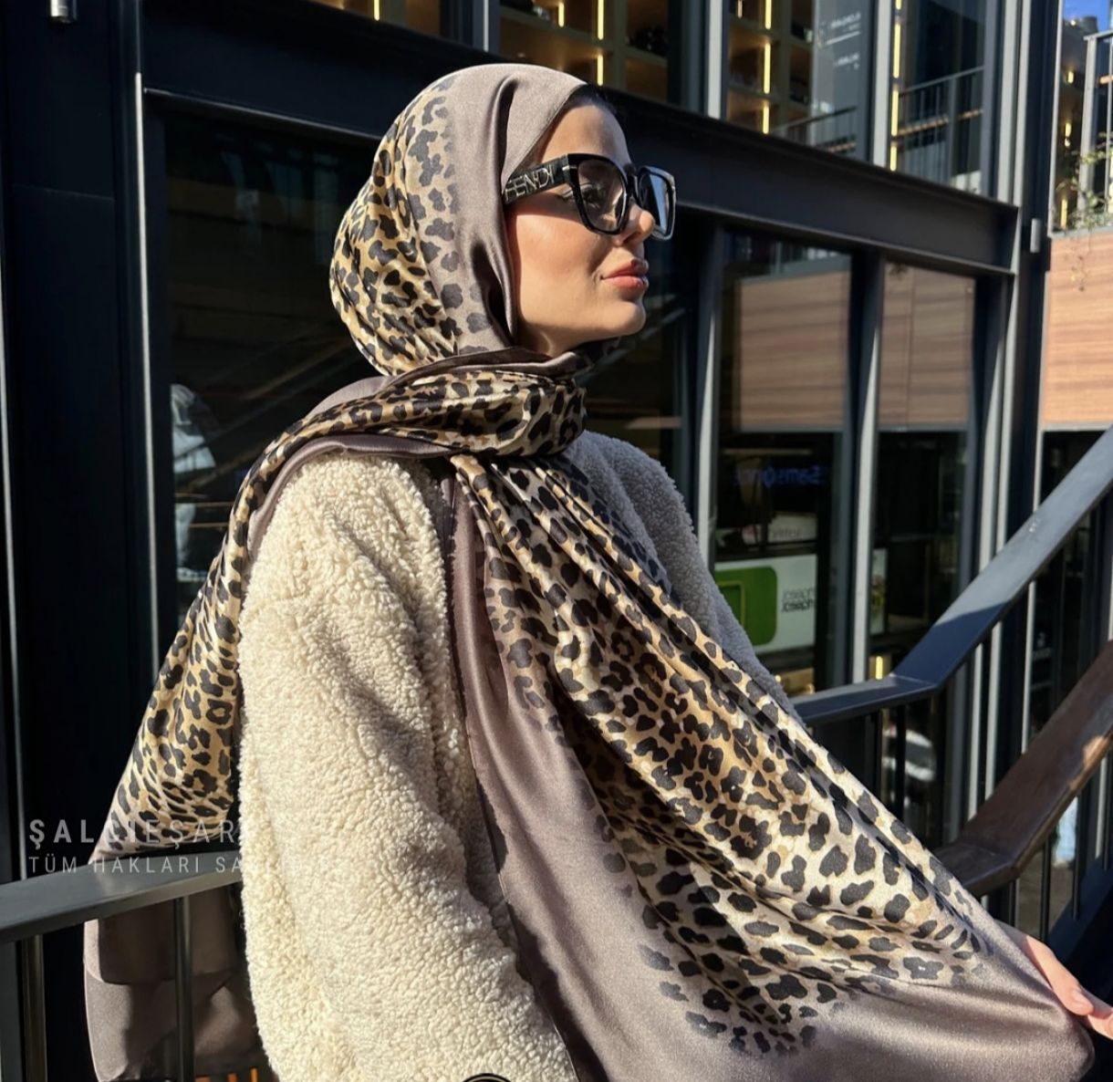 DİOREL VUAL İPEK ŞAL LEOPAR DESENLİ HAKİ YEŞİL