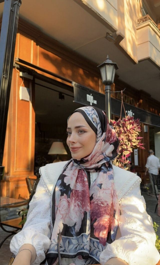 VUAL İPEK ŞAL ÇİÇEK DESENLİ SİYAH GRİ