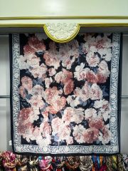 DİOREL VUAL İPEK ŞAL ÇİÇEK DESENLİ SİYAH GRİ