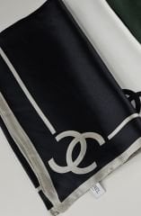 CHANEL C DESEN VUAL İPEK ŞAL  ORTASI BOŞ SİYAH TAŞ