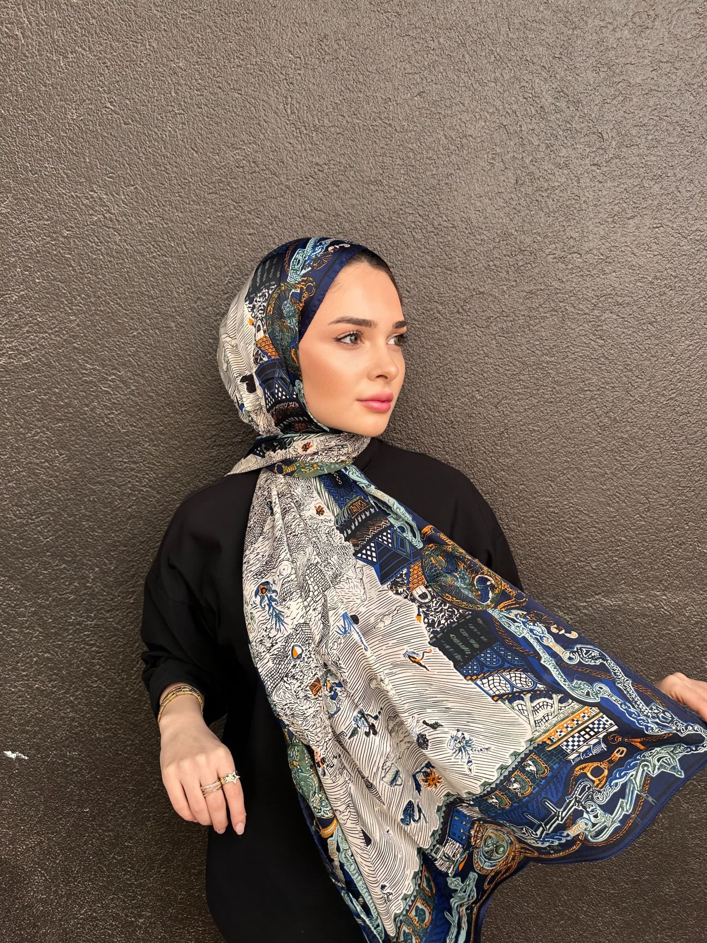 HERMES VUAL İPEK ŞAL ETNİK  DESENLİ LACİVERT BEYAZ