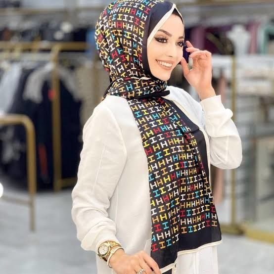 VUAL İPEK ŞAL H HARFLİ RENGARENK SİYAH