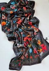 GUCCİ VUAL İPEK ŞAL ÇİÇEKLİ  G BASKILI SİYAH GRİ
