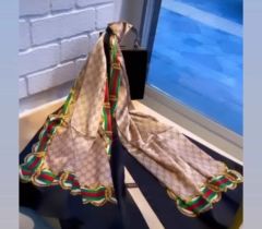 GUCCİ VUAL İPEK ŞAL SİYAH