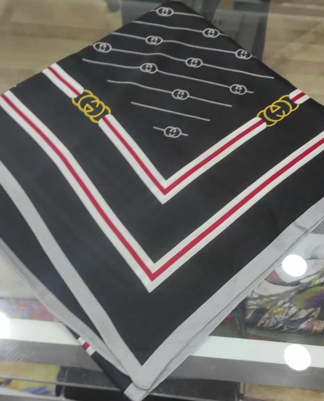GUCCİ VUAL İPEK ŞAL MONOGRAM SİYAH