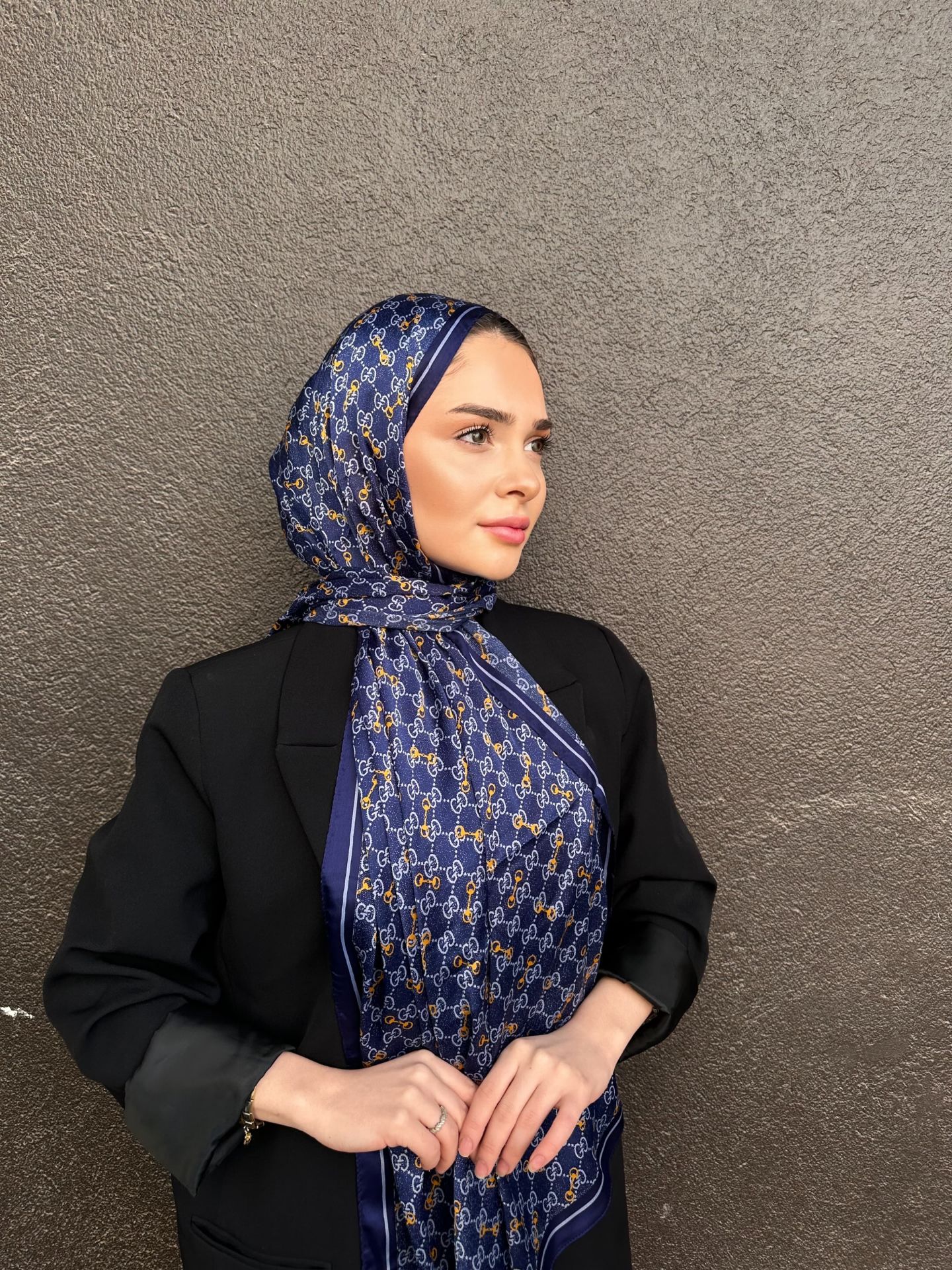 GUCCİ VUAL İPEK ŞAL G DESEN LACİVERT GOLD