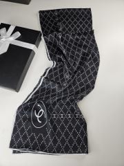 CHANEL  KÜÇÜK C DESEN VUAL İPEK ŞAL  SİYAH BEYAZ