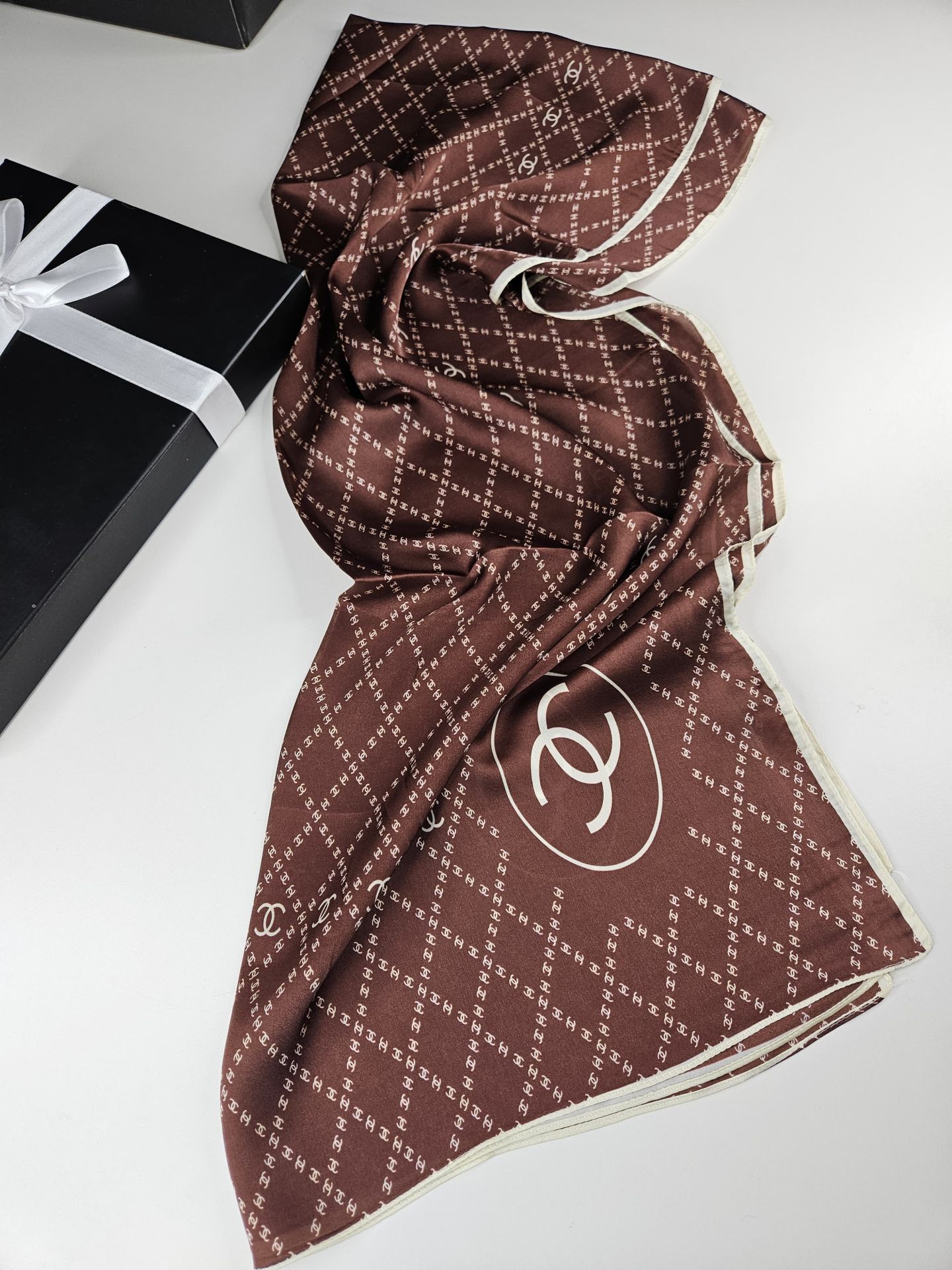 CHANEL  KÜÇÜK C DESEN VUAL İPEK ŞAL  KAHVERENGİ