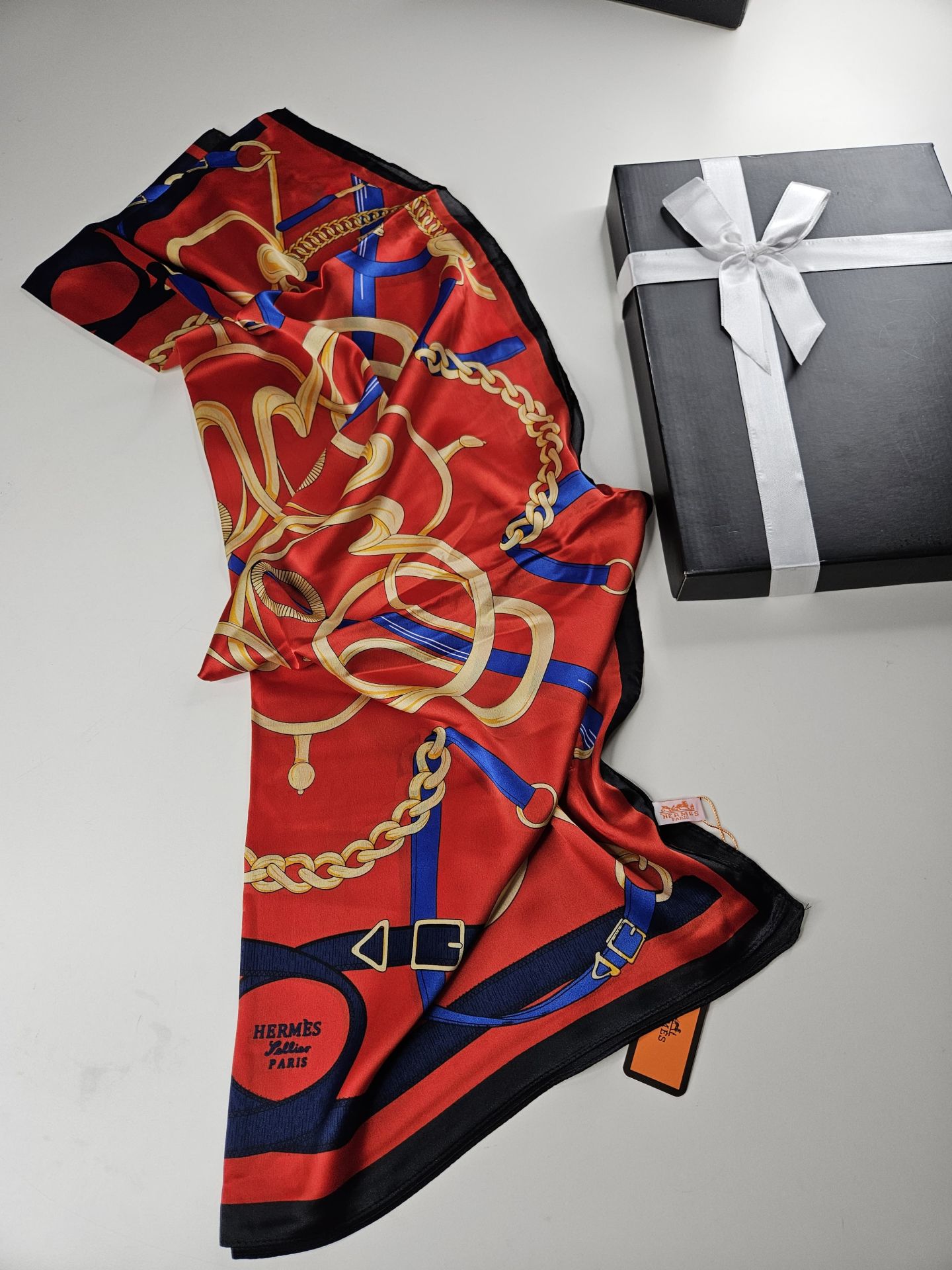 HERMES VUAL İPEK ŞAL SİYAH KIRMIZI