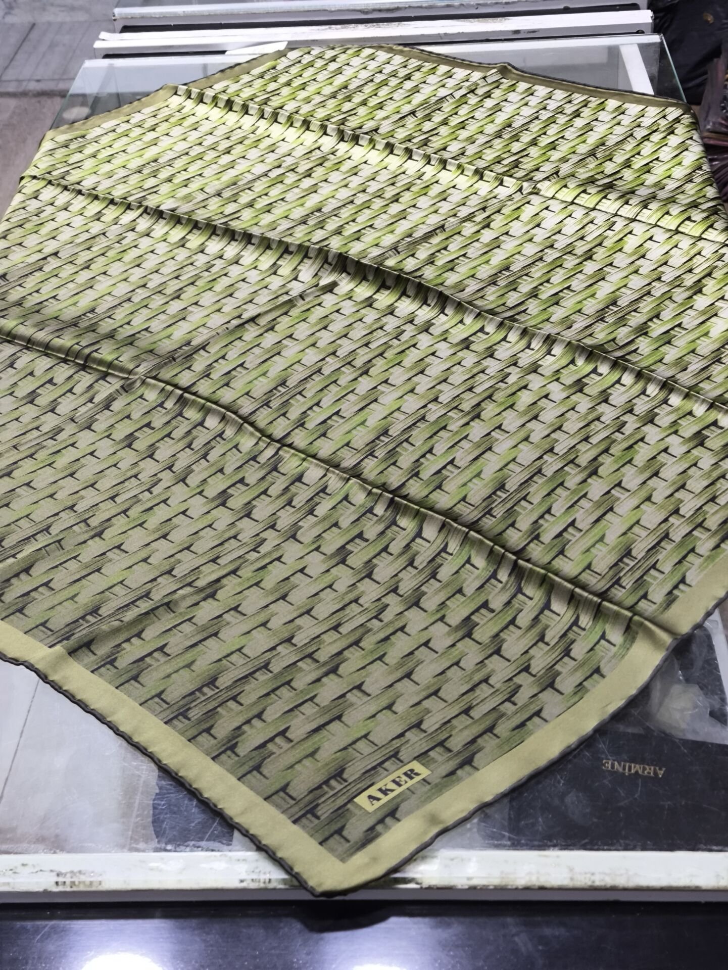 AKER SURA İPEK EŞARP 8426-351