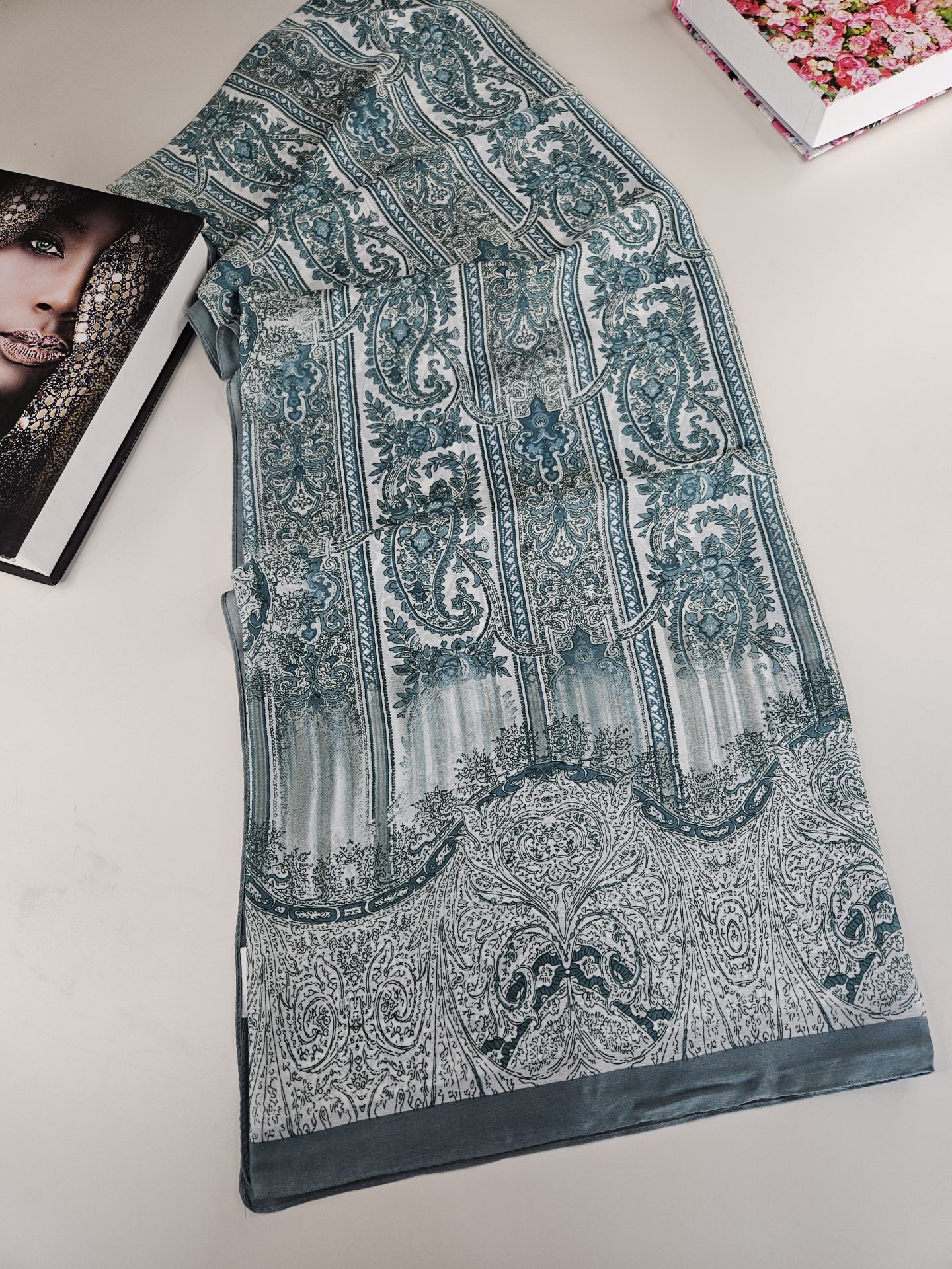 VUAL İPEK ŞAL HİNT  DESENLİ  DENİZ MAVİSİ