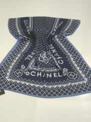 CHANEL PAPATYA DESEN VUAL İPEK ŞAL LACİVERT MAVİ