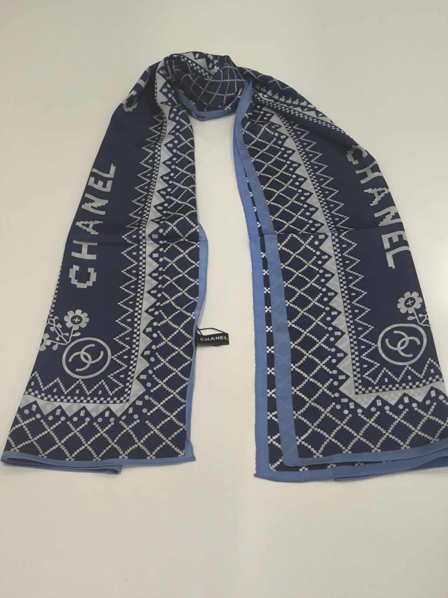 PAPATYA DESEN VUAL İPEK ŞAL LACİVERT MAVİ