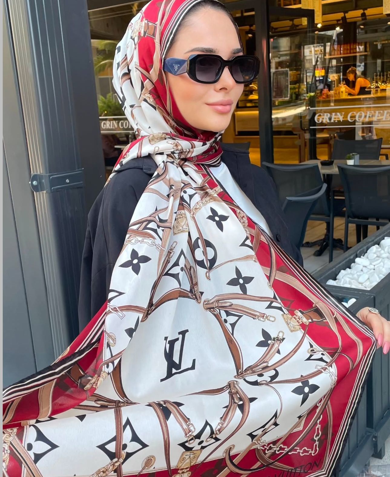 LV KEMER ZİNCİR MODEL VUAL İPEK ŞAL  BORDO KREM