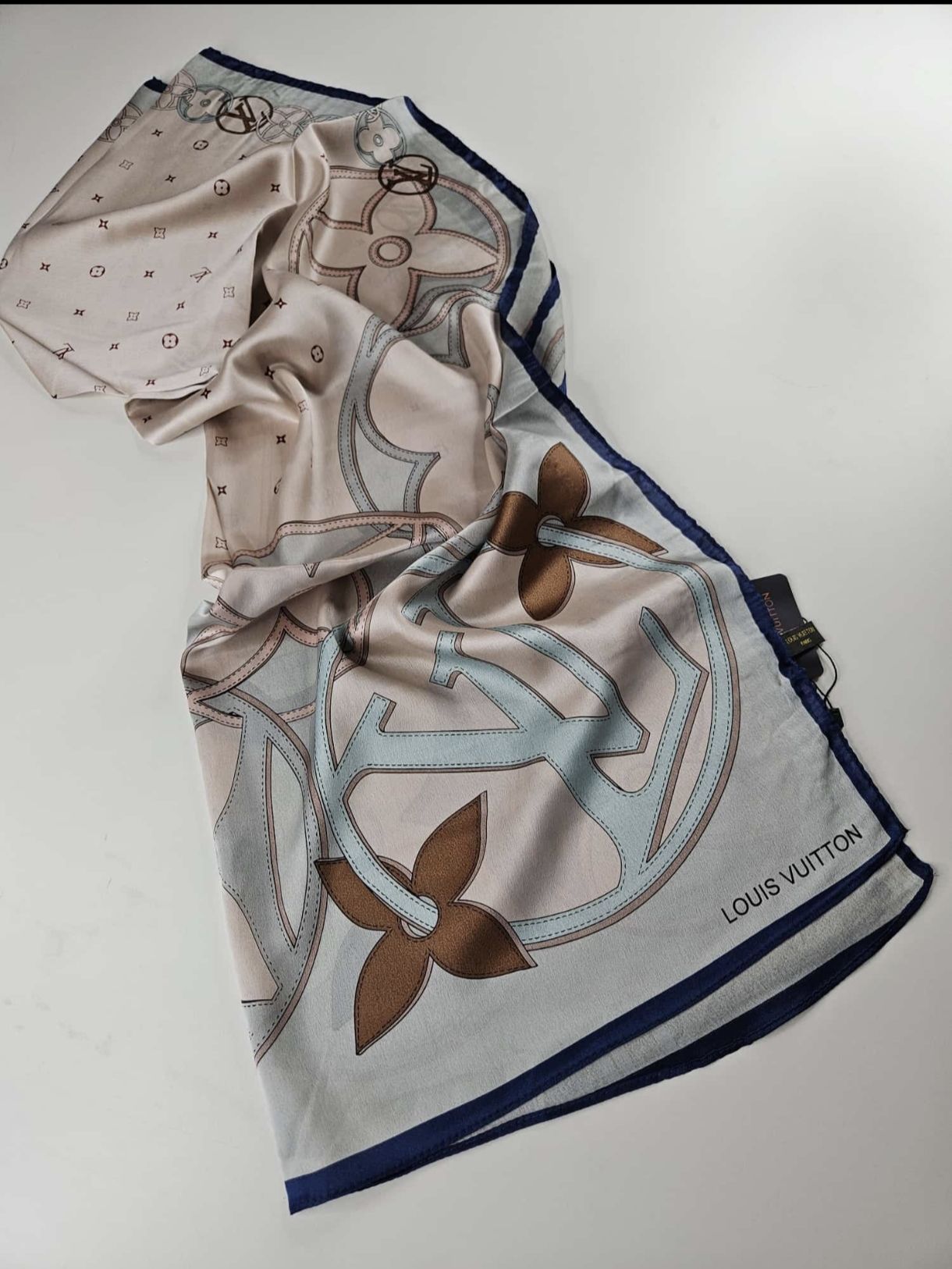 LV VUAL İPEK ŞAL LV MODEL LACİVERT PUDRA MAVİ