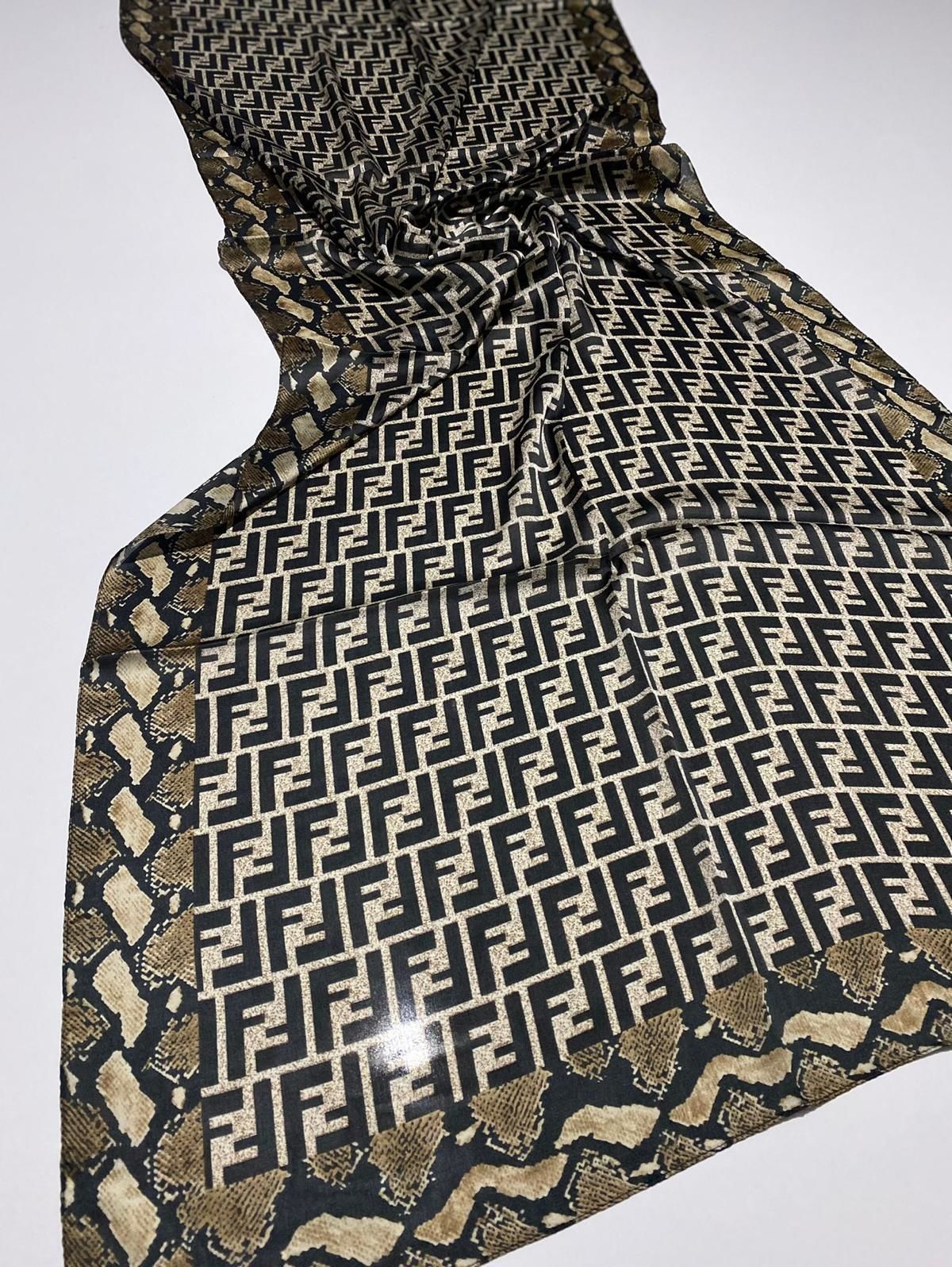 FENDİ VUAL İPEK ŞAL  F DESEN ÇERÇELİ SİYAH
