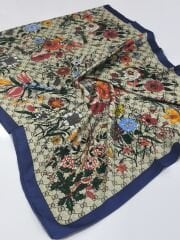 GUCCİ VUAL İPEK ŞAL ÇİÇEKLİ  G BASKILI LACİVERT KREM