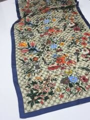 GUCCİ VUAL İPEK ŞAL ÇİÇEKLİ  G BASKILI LACİVERT KREM