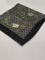 GUCCİ VUAL İPEK ŞAL ÇİÇEKLİ  G BASKILI SİYAH ÇOK RENKLİ