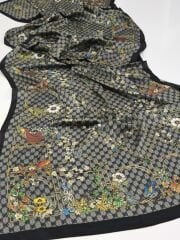 GUCCİ VUAL İPEK ŞAL ÇİÇEKLİ  G BASKILI SİYAH ÇOK RENKLİ
