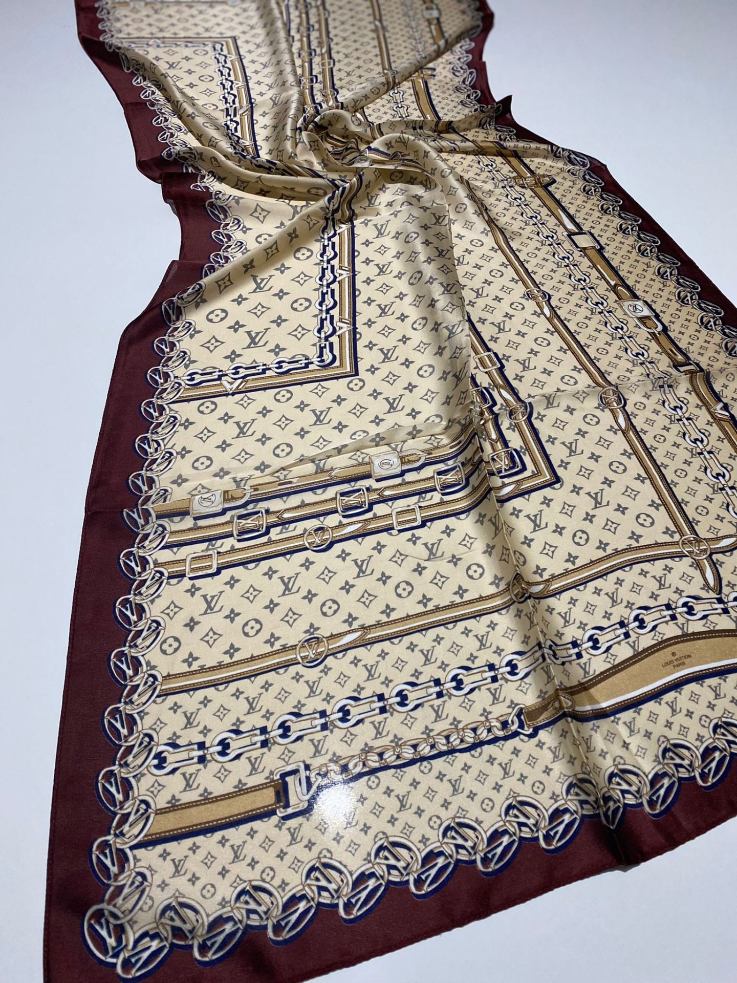 LV KEMER MODEL VUAL İPEK ŞAL BORDO KREM