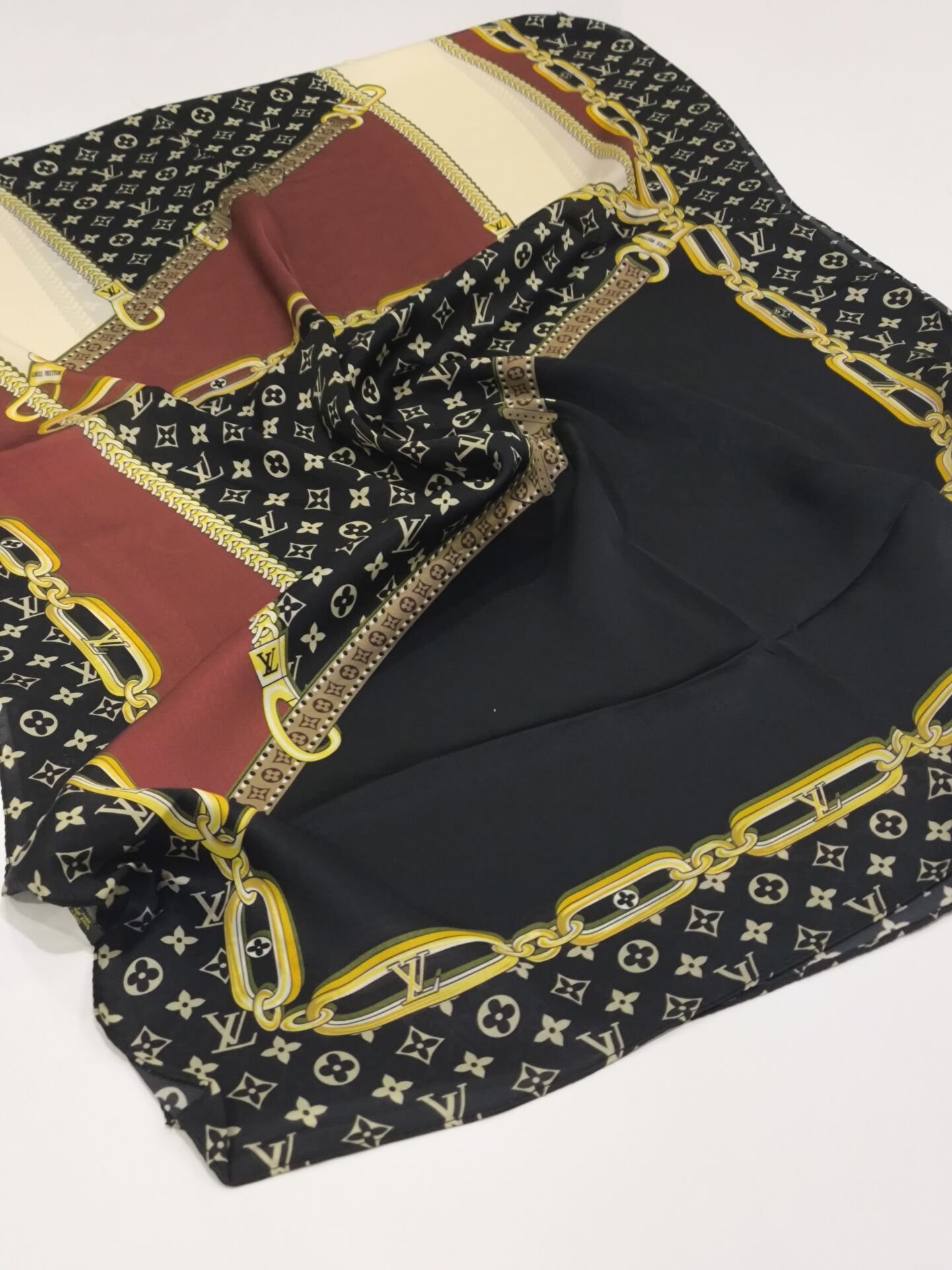 VUAL İPEK ŞAL LV  ZİNCİR MODEL SİYAH BORDO