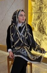VUAL İPEK ŞAL ZİNCİR LOGOLU GRİ SİYAH