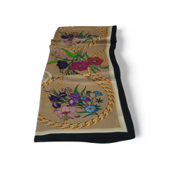 GUCCİ VUAL İPEK ŞAL ÇİÇEKLİ ZİNCİRLİ DESEN GOLD SİYAH