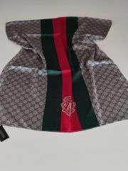 GUCCİ AMBLEM DESEN VUAL İPEK ŞAL GÜMÜŞ YEŞİL BORDO