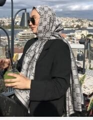 GUCCİ ÇİFT TARAFLI PAMUK JAKARLI ŞAL SİYAH GRİ