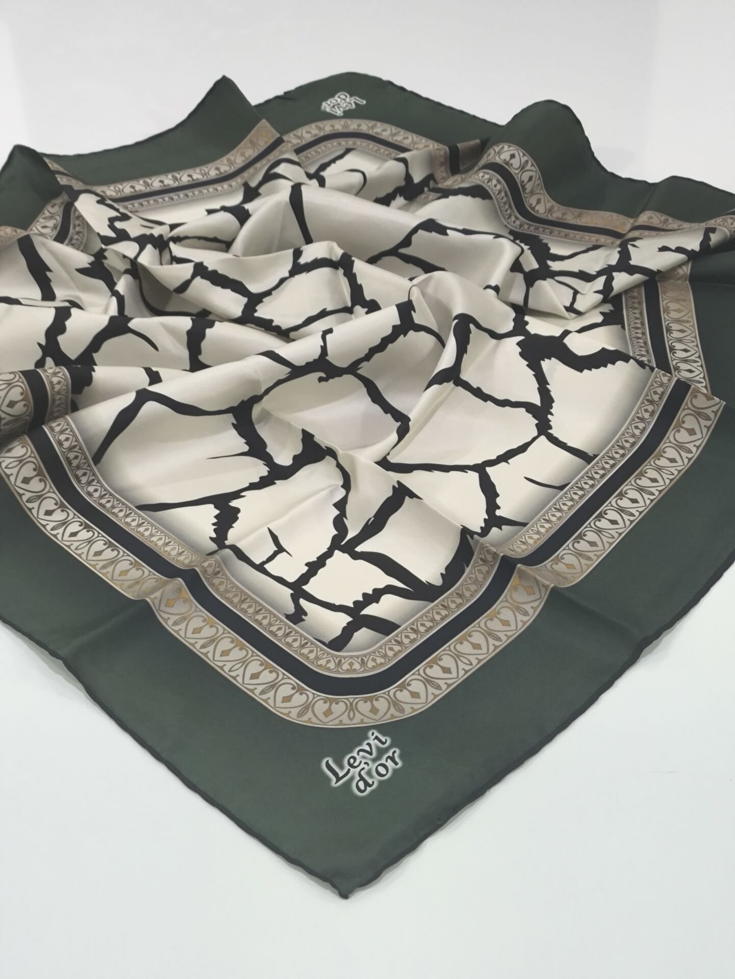 LEVİDOR TİVİL İPEK EŞARP TAŞ DESEN ZÜMRÜT YEŞİLİ  3092-1