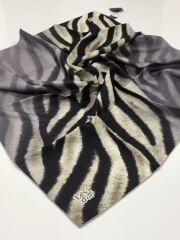 LEVİDOR TİVİL İPEK EŞARP ZEBRA DESEN SİYAH KREM 2232-1