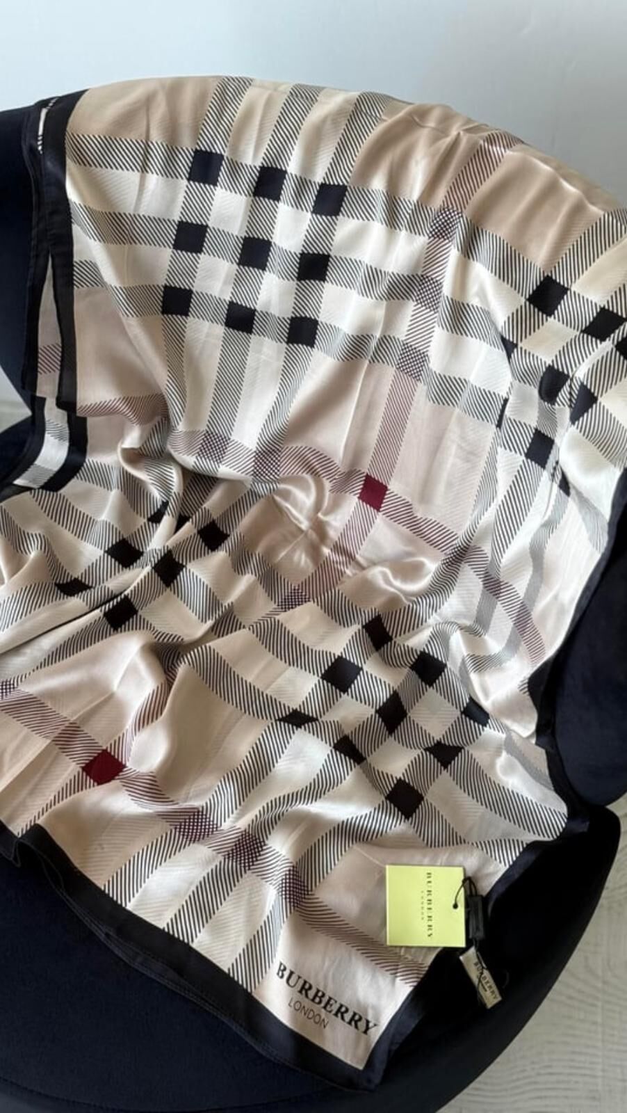 BURBERRY  VUAL İPEK ŞAL SİYAH BEJ