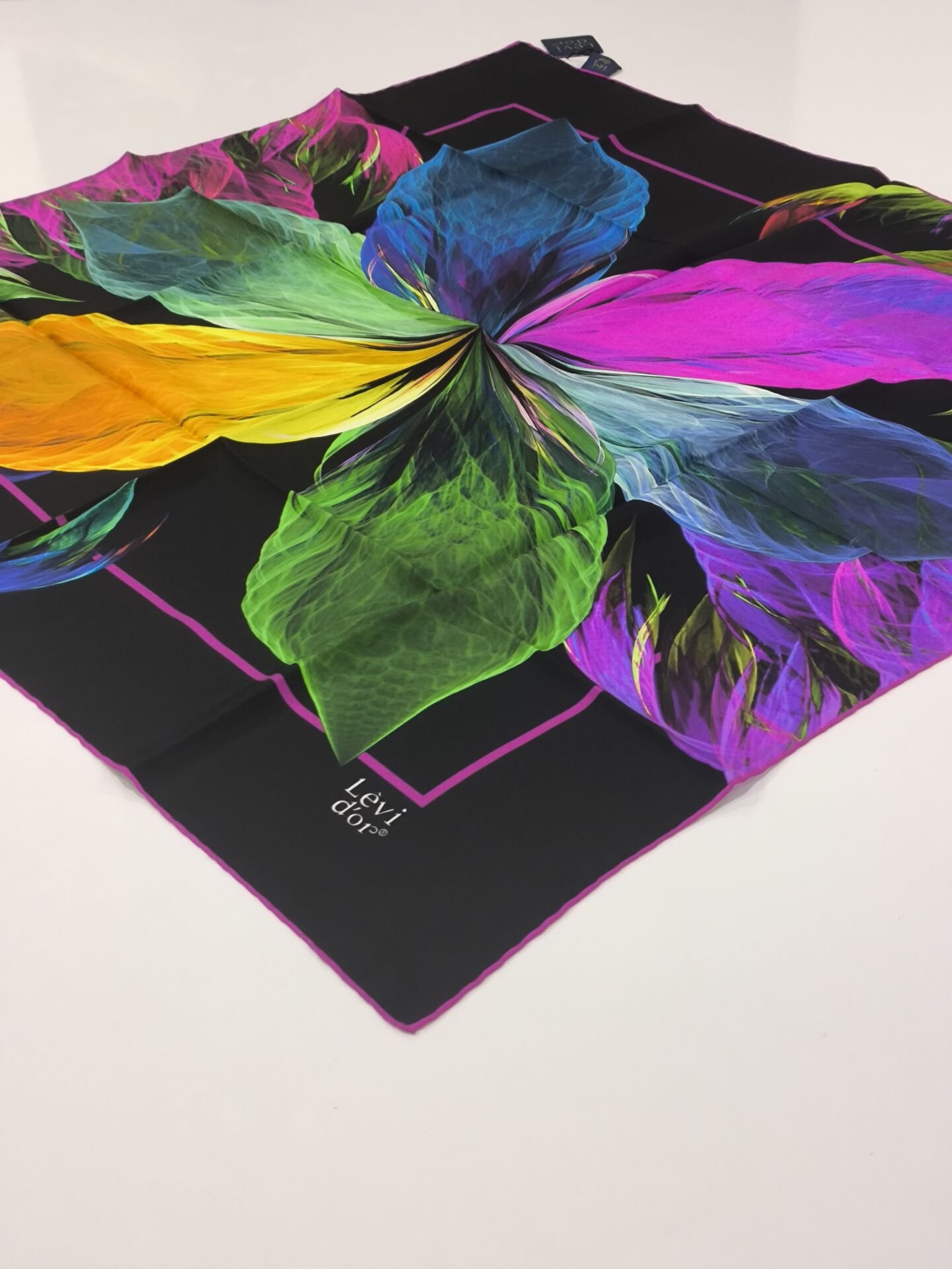 LEVİDOR TİVİL İPEK  EŞARP YAPRAK DESEN SİYAH YEŞİL MOR 1001-1