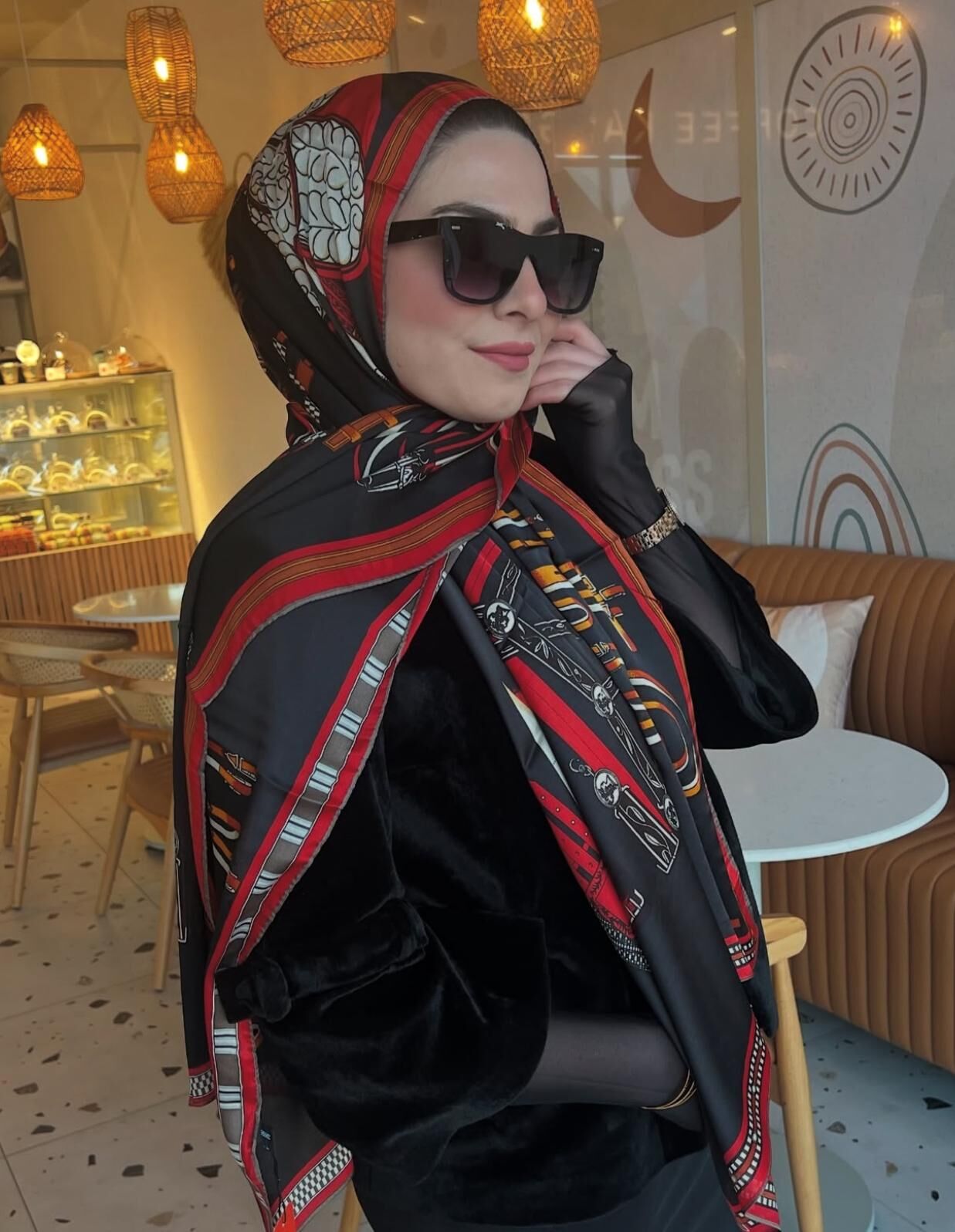 VUAL İPEK ŞAL KEMER DESENLİ SİYAH KIRMIZI