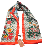 GUCCİ VUAL İPEK ŞAL ÇİÇEKLİ  G BASKILI NAR ÇİÇEĞİ VİZON
