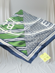BURBERRY  VUAL İPEK ŞAL YAZILI DESEN LACİVERT YEŞİL