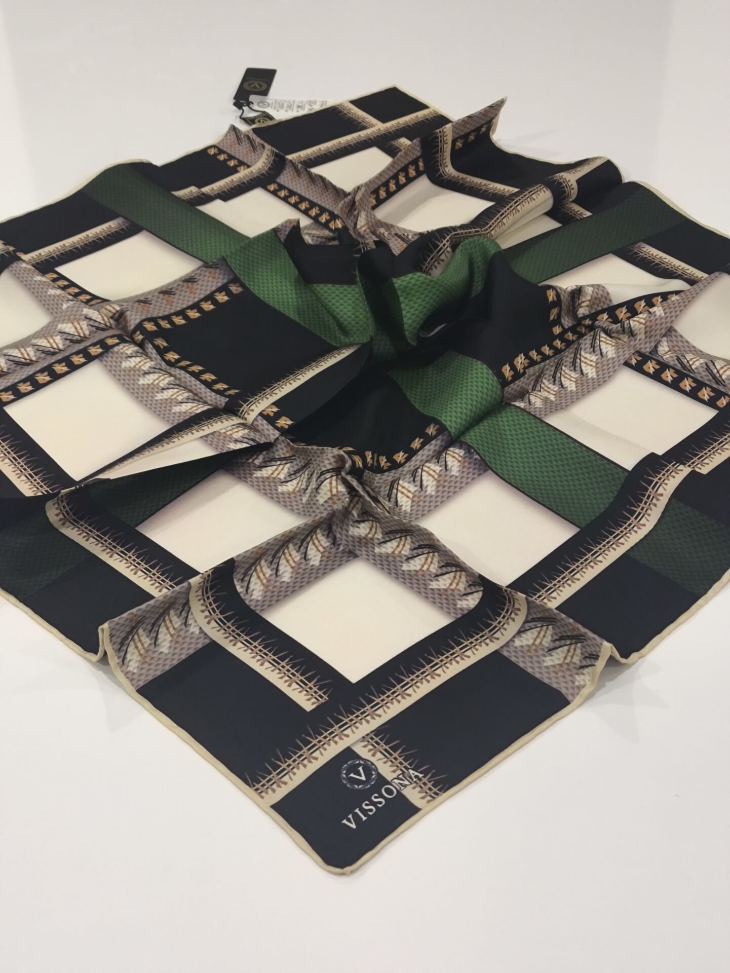 VİSSONA TİVİL İPEK EŞARP SİYAH ZÜMRÜT 1010-2