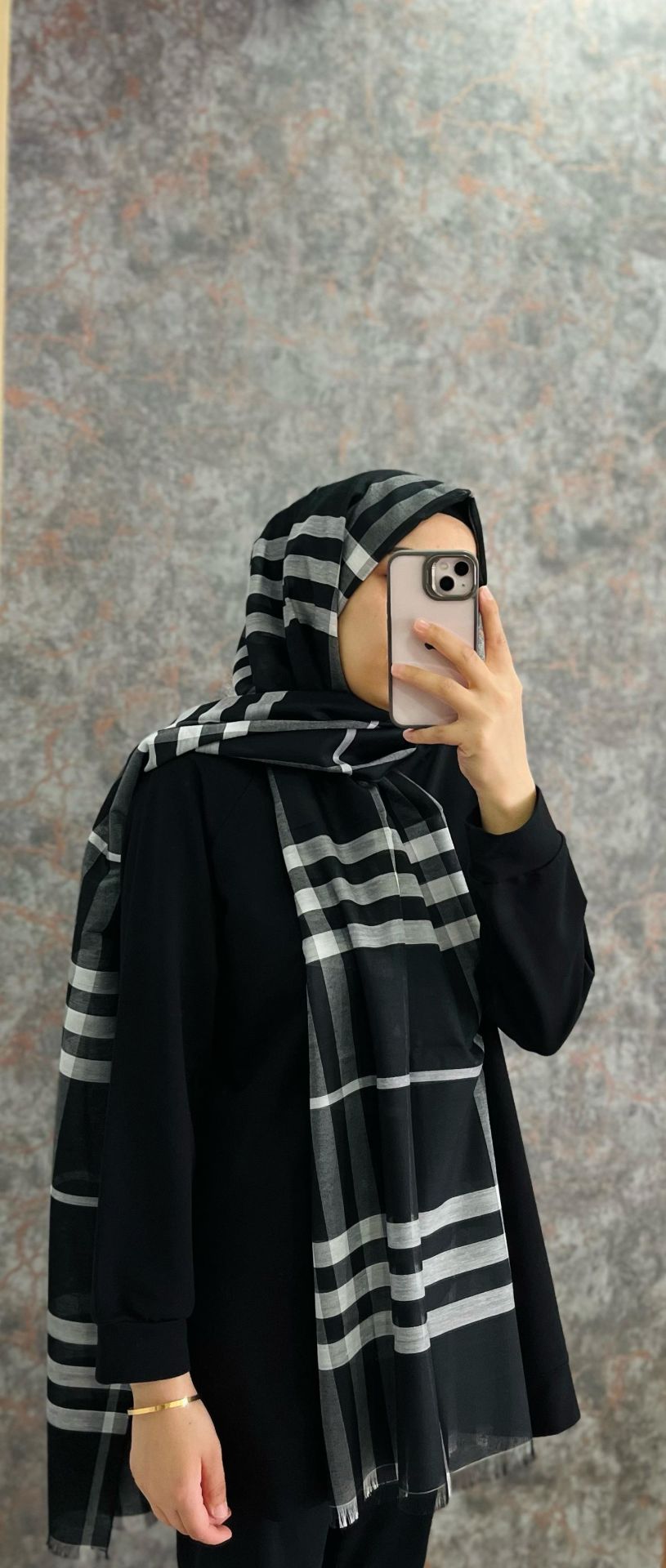 BURBERRY EKOSE ŞAL SİYAH BEYAZ