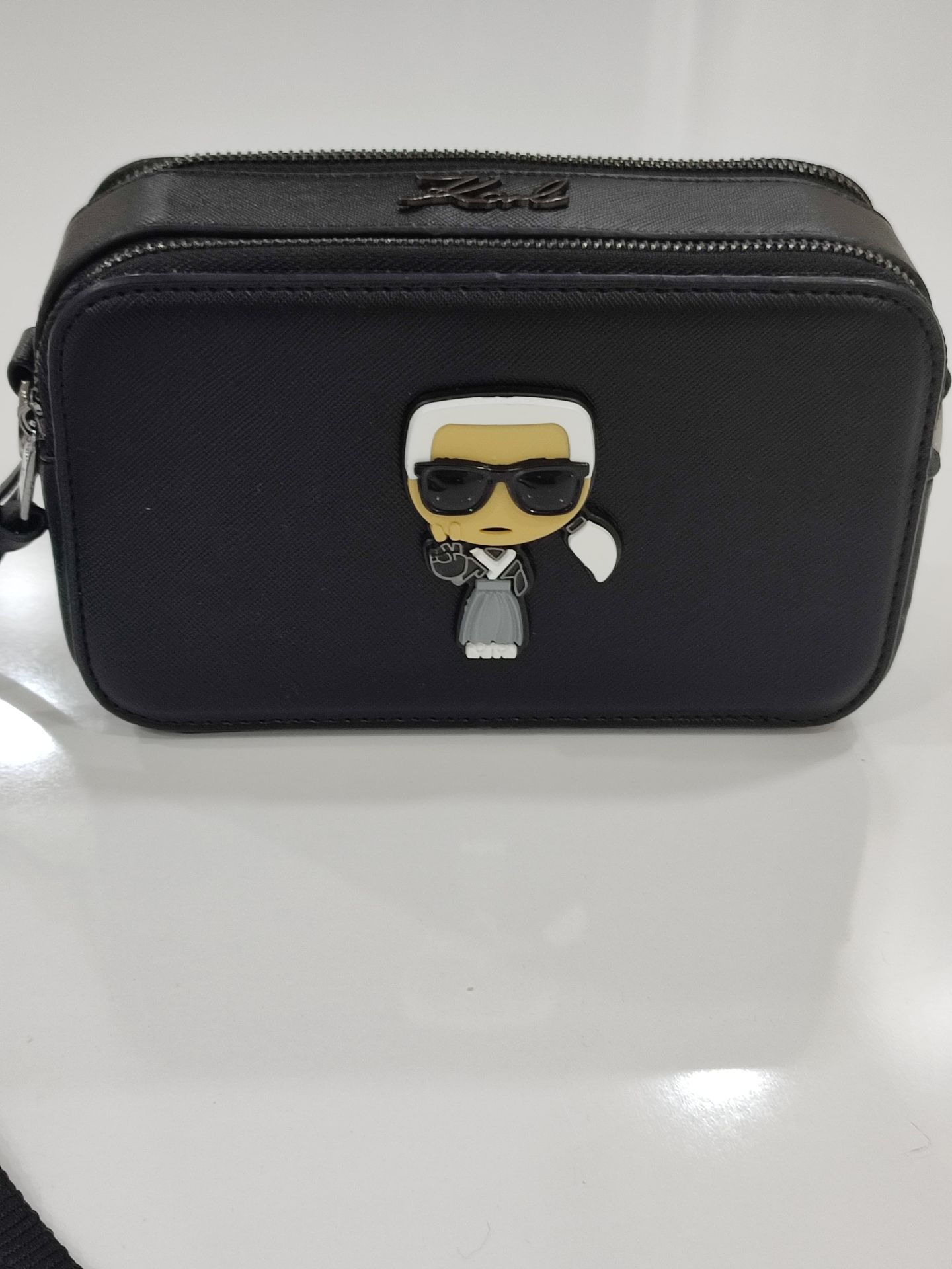 KARL KUTU MODEL ÇANTA EMOJİLİ SİYAH