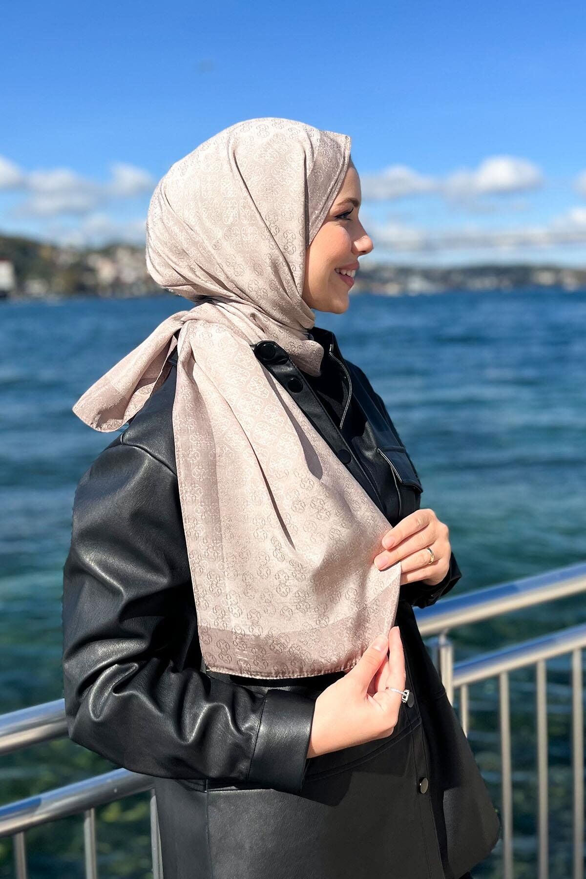 AKER MONOGRAM JAKAR ŞAL 6060900-933 AÇIK VİZON