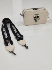 KARL KUTU MODEL ÇANTA EMOJİLİ KENDİNDEN DESENLİ KREM