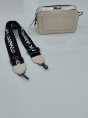 KARL KUTU MODEL ÇANTA EMOJİLİ KENDİNDEN DESENLİ KREM