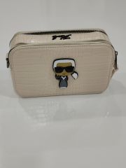 KARL KUTU MODEL ÇANTA EMOJİLİ KENDİNDEN DESENLİ KREM