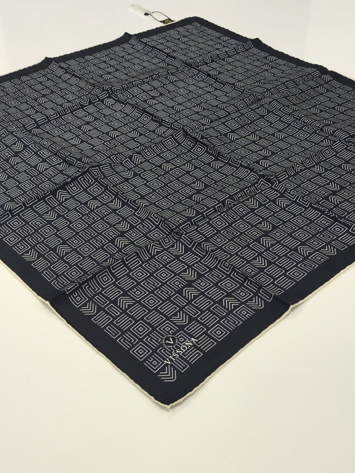 VİSSONA TİVİL İPEK EŞARP SİYAH BEYAZ 1017-2