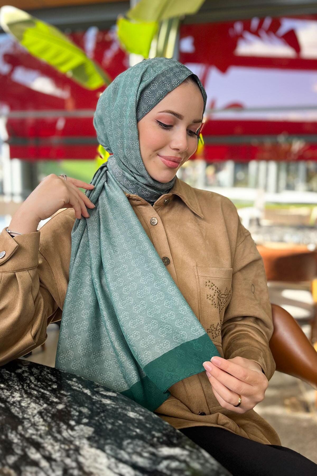 AKER MONOGRAM JAKAR ŞAL 6060900-954 ZÜMRÜT YEŞİLİ