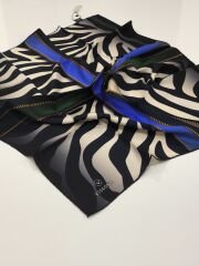 VİSSONA TİVİL İPEK EŞARP ZEBRA DESEN SİYAH SAKS YEŞİL 1016-3